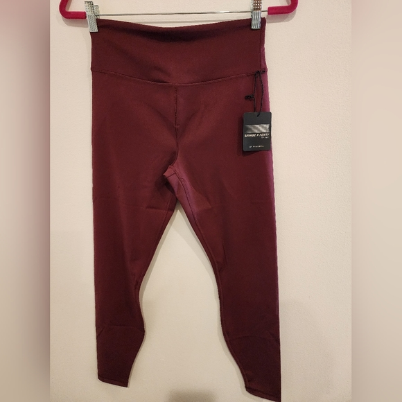 Savage X Fenty Sport Leggings. NWT. Size Medium - Picture 1 of 6